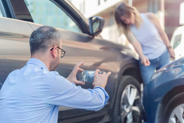 Professional Full Coverage Car Insurance technician working in Rosewood Heights, IL